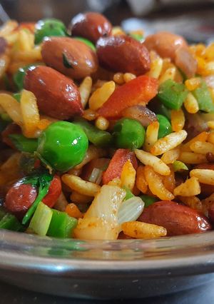 A picture of Murmura Poha.
