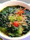 Canh cua rau đay nấu mướp