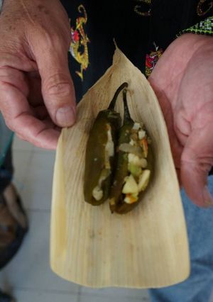 Una foto de Tamal de chiles rellenos de verdura para la Dolorosa