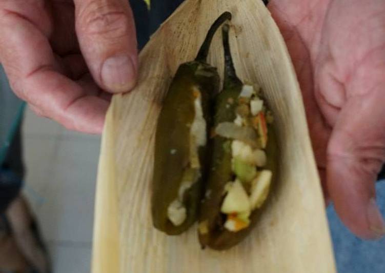 Tamal de chiles rellenos de verdura para la Dolorosa