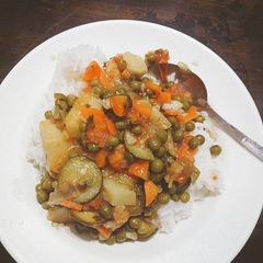 A picture of Vegetable stew without meat.