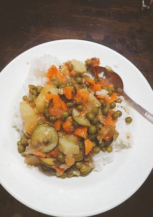 A picture of Vegetable stew without meat.
