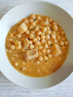 Una foto de Garbanzos con chocos