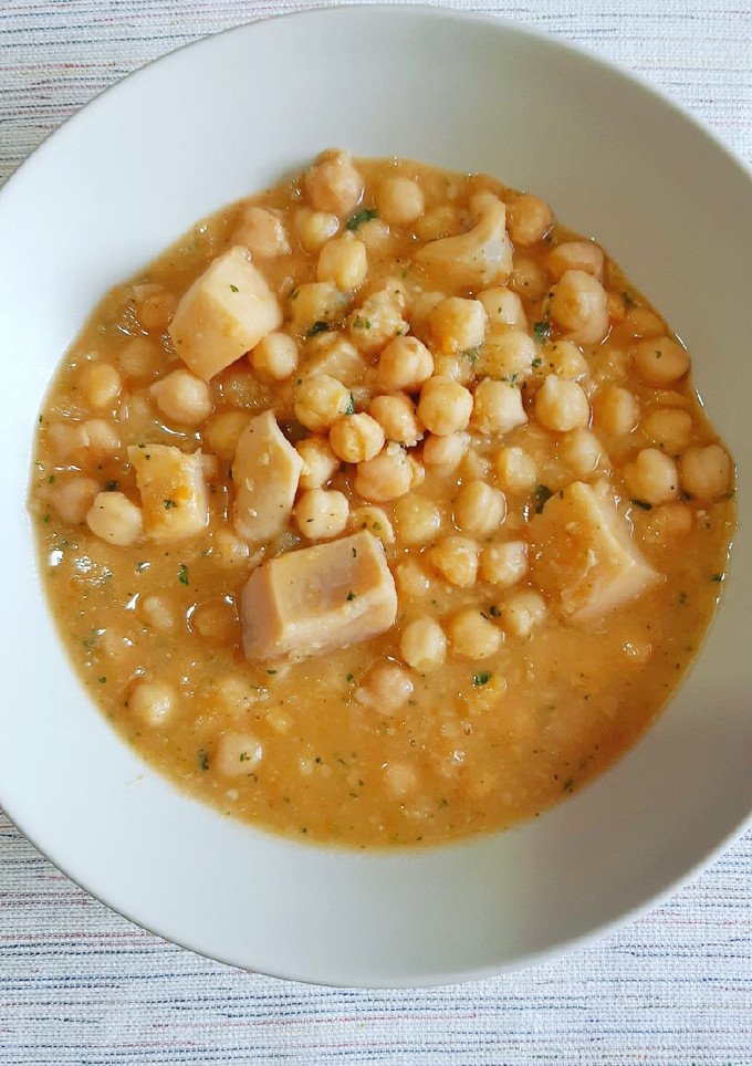 Una foto de Garbanzos con chocos