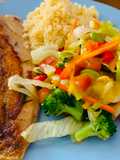 Steak Fillet Belanak & Salad dengan Saos Honey-Mustard