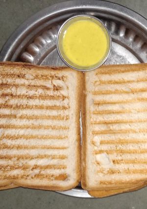 ગ્રીલ્ડ સેન્ડવીચ (Grilled Sandwich Recipe In Gujarati) રેસીપી મુખ્ય ફોટો