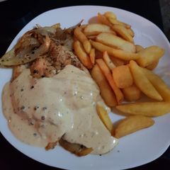 My Fried Chicken breast with Onions & Pepper Sauce. 😚 A picture of My Fried Chicken breast with Onions & Pepper Sauce. 😚.