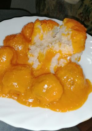 Una foto de Albóndigas con salsa
