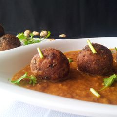 A picture of Spicy Soya Chunks Curry in a creamy gravy.