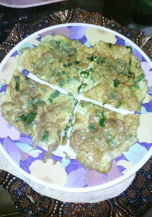 Foto resep Telor dadar loncang...cepat Higienis...by:erni hartanti😄😘👧
