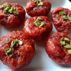 A picture of Beetroot Balushahi.