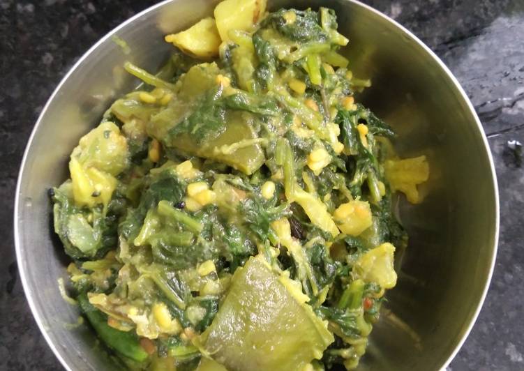 Easiest Way to Prepare Super Quick Homemade Spinach sabji or palong shaker ghonto