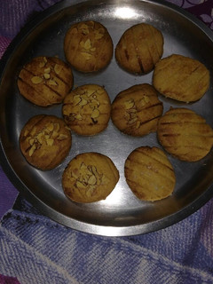 A picture of Milk biscuits.