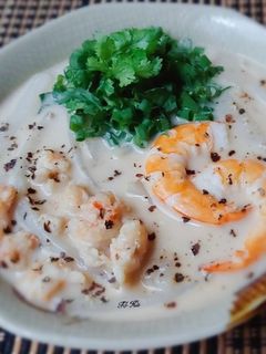 Hình của món Bánh canh TÔM nước cốt dừa.