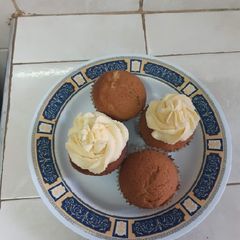 Vanilla cupcakes A picture of Vanilla cupcakes.