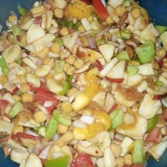 A picture of Fruit n veggie Salad.