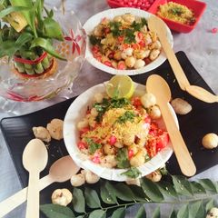 A picture of Makhana masala chaat 💚😋😋.
