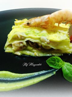 Foto di Lasagne al forno con ragù di pesce e crema di zucchine e basilico