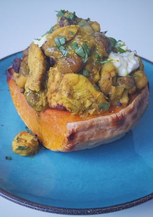 Foto principal de Calabaza rellena de pollo con pasas