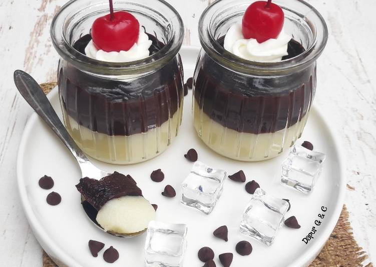 White and Choco mousse pudding