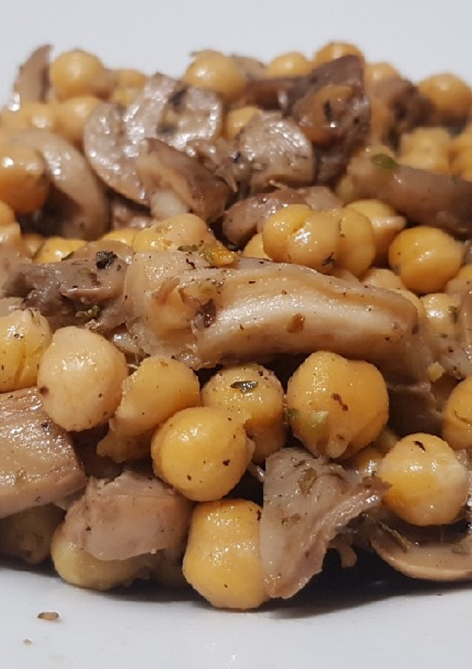 Una foto de Garbanzos con setas - Receta rápida