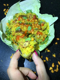 ચટપટા આલુ બોમ્બ (Chatpata Aloo Bomb Recipe In Gujarati) રેસીપી મુખ્ય ફોટો