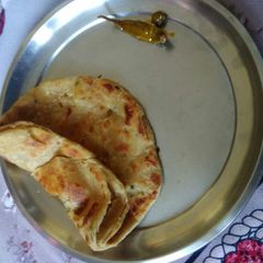 A picture of Crispy masala paratha.