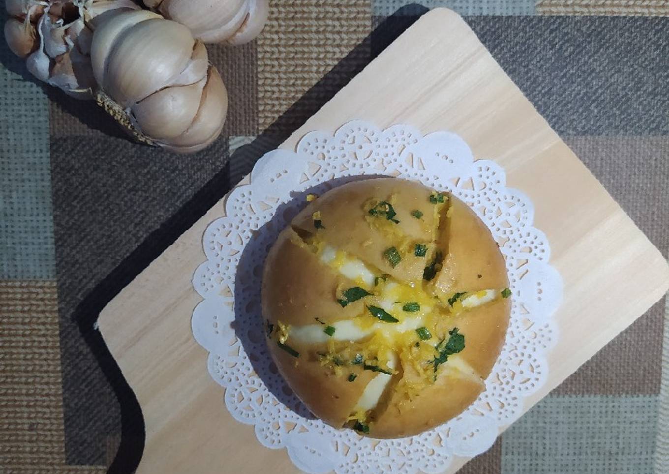 Korean Garlic Cheese Bread