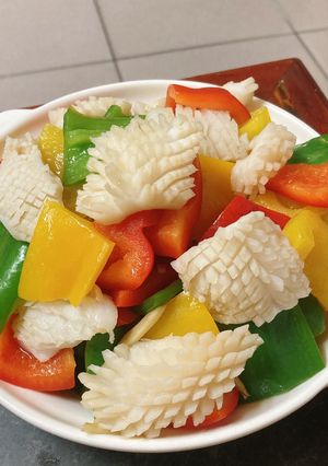 彩椒炒花枝 的食譜成品照片