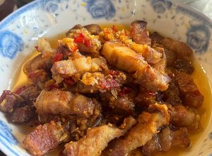 Hình của món Ba Chỉ Sả Ớt EatWell.