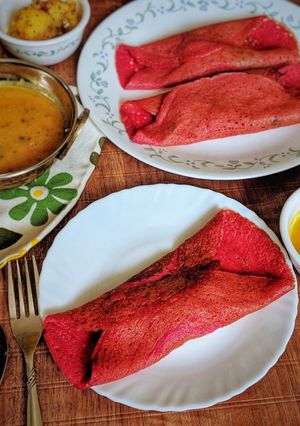 A picture of Beetroot dosa.