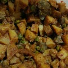 รูปของ Sambel goreng ati ampla,kentang dan kacang polong