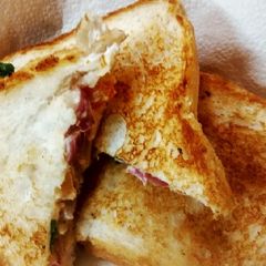 A picture of Cheese veggie sandwich.