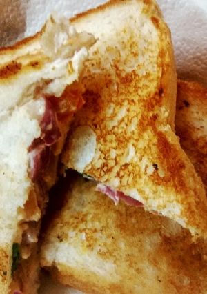 A picture of Cheese veggie sandwich.