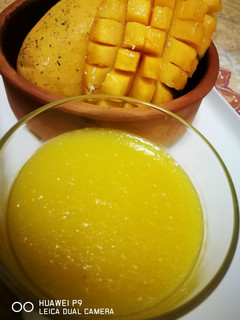 A picture of Mango puree.