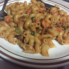 A picture of Vege and chicken pasta.