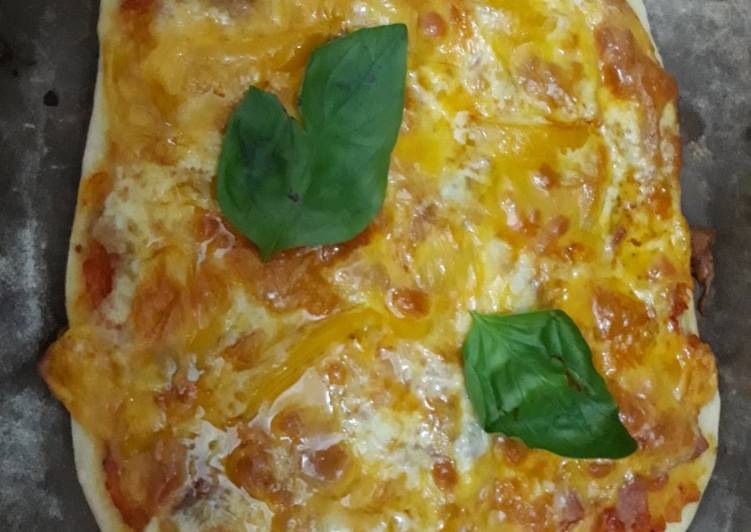 Italian Pizza Dough /Pizza Margherita (Vegetarian)