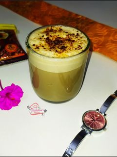 डलगोना हॉट कॉफी (dalgona hot coffee recipe in marathi)d रेसिपी चे मुख्य फोटो 