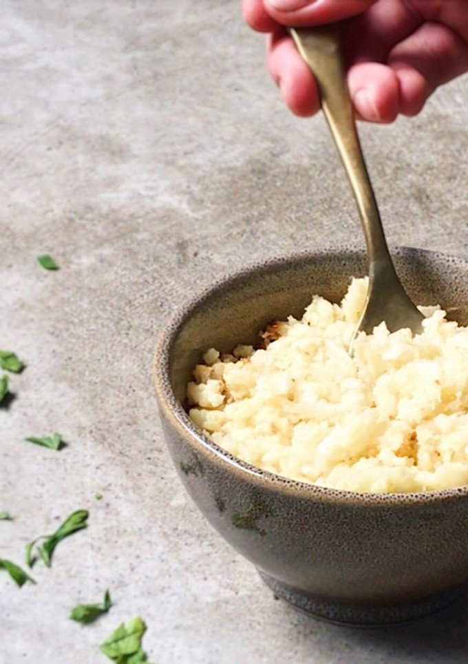 Una foto de Receta de arroz de coliflor. Sana y fácil