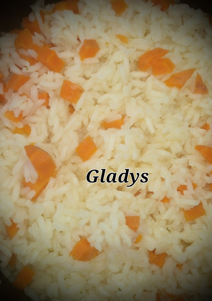 Una foto de Arroz blanco 🍚 con zanahoria 🥕