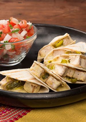 Una foto de Quesadillas de Pollo Friko 😋