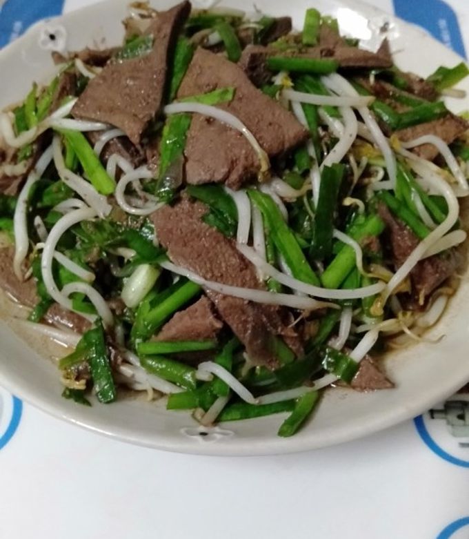Hình của món Gan heo xào giá hẹ cho buổi trưa.