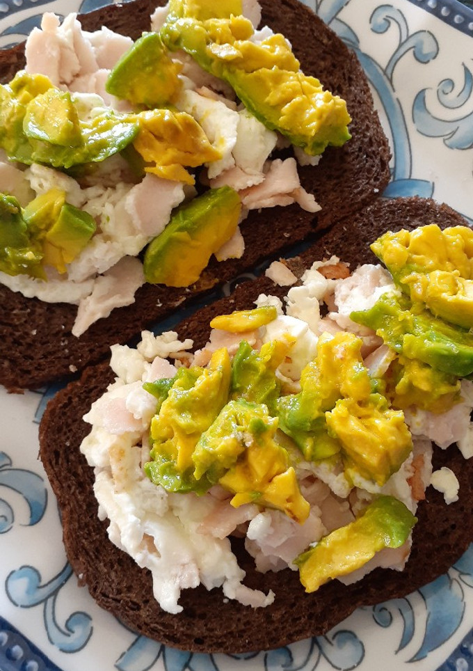 Una foto de Avocado breakfast tapa