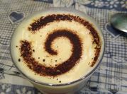 Una foto de tiramisú con vainillas fácil