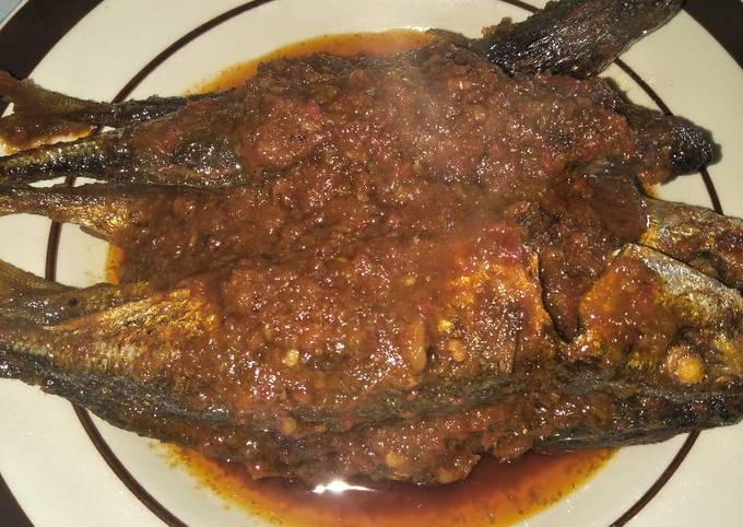 Resep Ikan Layang Sambal Santan Oleh Fitri Norjanna Cookpad