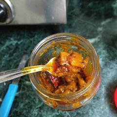 A picture of Mango pickle.