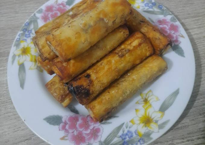 Resep Piscok lumer &amp;amp; pisang keju nagih yang Enak Banget