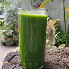 Green juice A picture of Green juice.