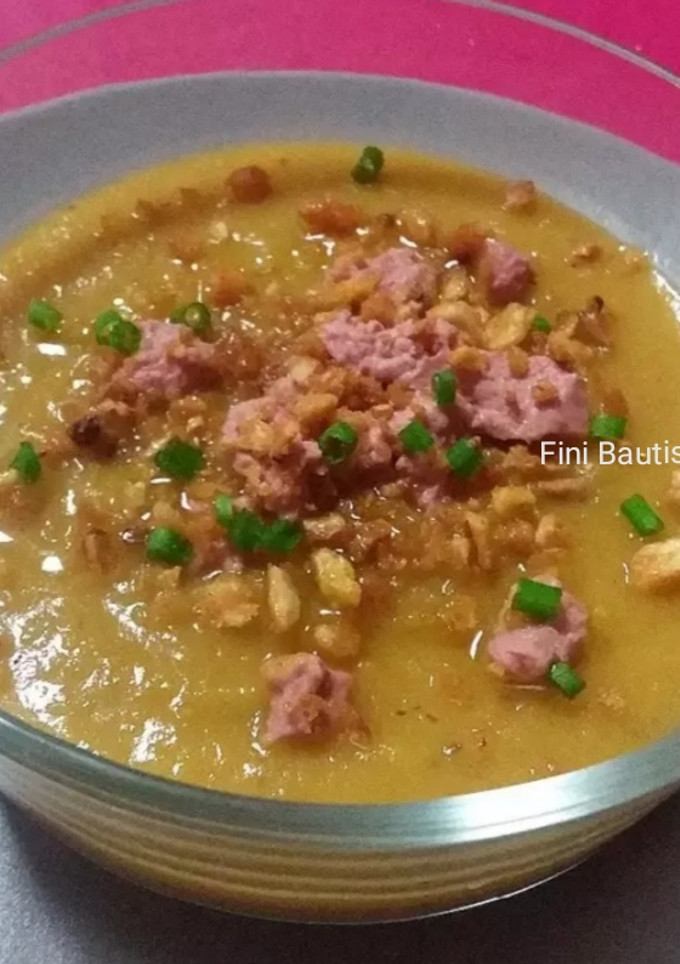 Una foto de Crema de chirivía con paté