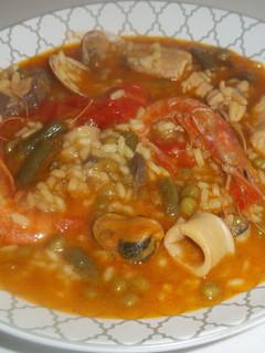 Una foto de Arroz caldoso de pescado y marisco